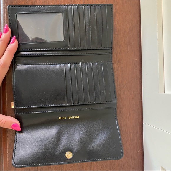 NEW michael kors wallet - Picture 3 of 3